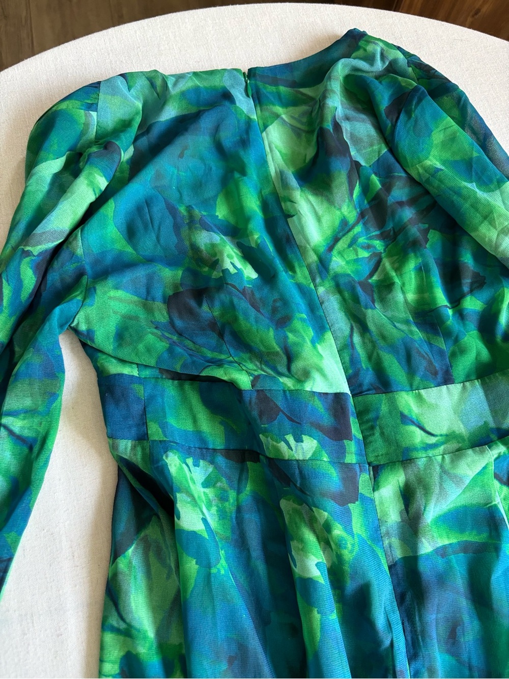Runaway The Label Sari Green Maxi Dress V Neck Flutter Sleeve Front Slit Size L - Picture 6 of 11
